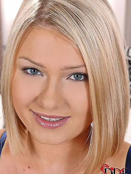 Blonde Lucy Heart is posing in sexy lingerie and getting ready f