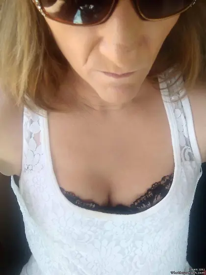 Chubby tranny slut rides the big ones