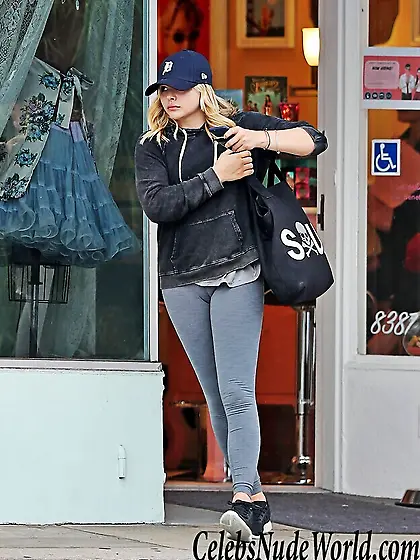 Chloe Moretz Pussy Photos