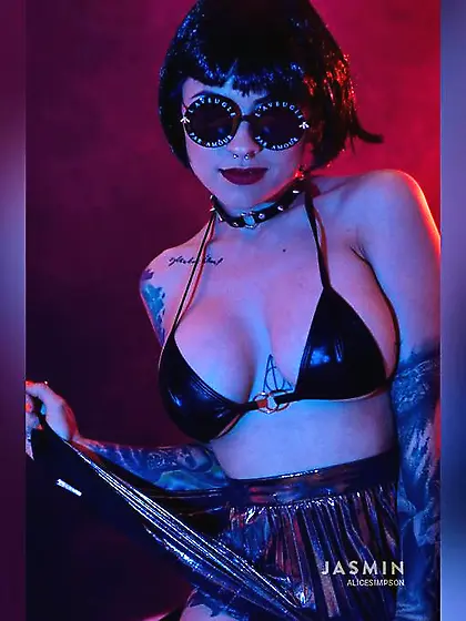 Girl live sex