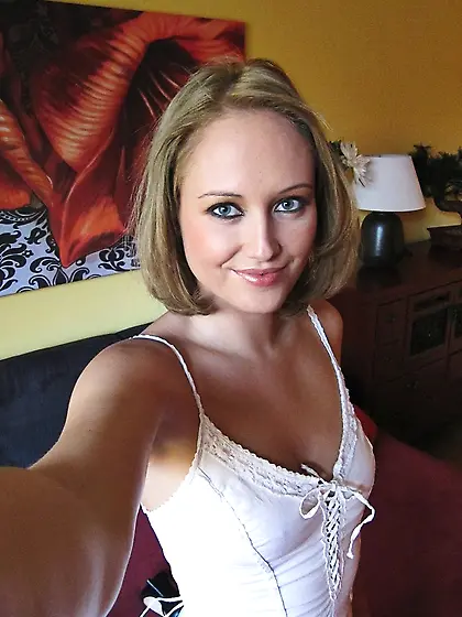 Perky hot mature mom