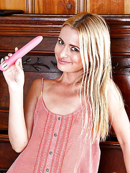 American amazing slim blonde milf