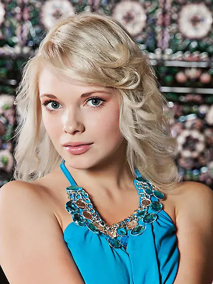 Dutch girl splits snatch