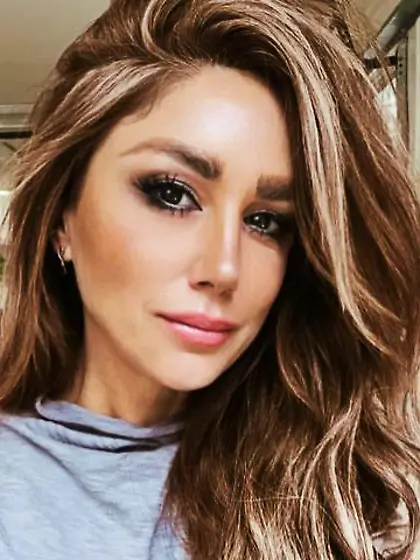 Chrissy shows off tits and pussy on spring break