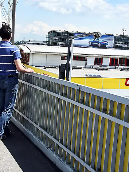 Guy screwing younger chick