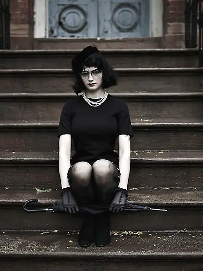 Ms. Rosie Wilde (Ms. Rosie Levine)