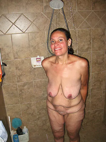 Rachel from Ohio,  Mature wife poses for hubby