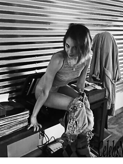 Willa Holland Nude