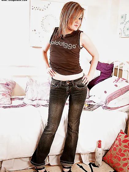 Round ass pink pussy