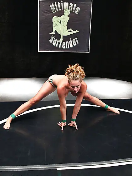 Long-legged peaches tricks victory