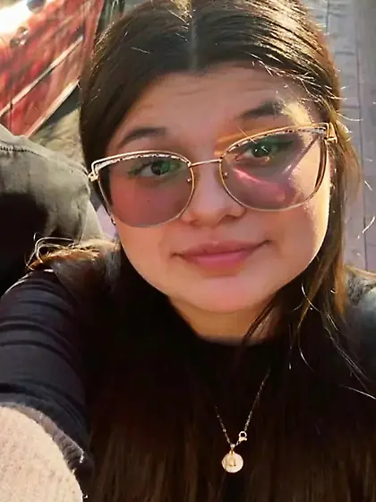 Que alternes su vagina con mi bocaQuiero lamer su