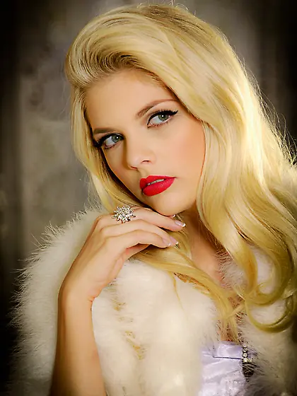 Luscious blonde peels shiny