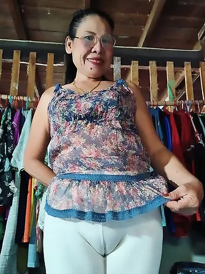 Indonesian Mature Camel Toe