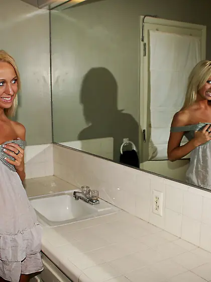 nude modeling for green