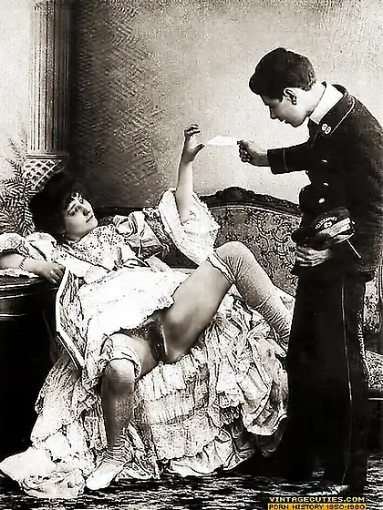 Sultry cunts pose side