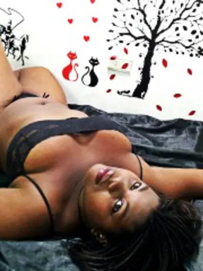 Brunette canela perform anal