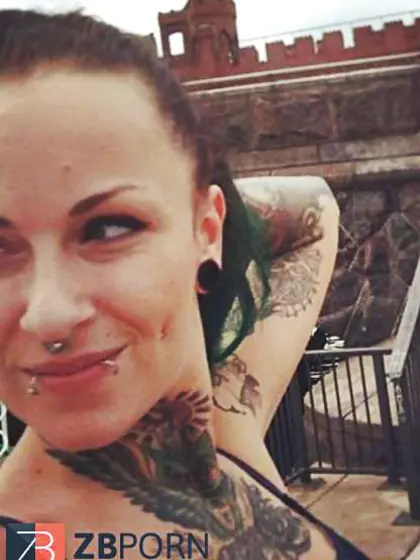 Sina Minou a. k. a.  Caro - Berlin Tag