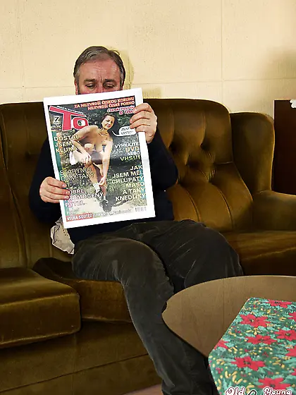 Grumpy senior giving teenie