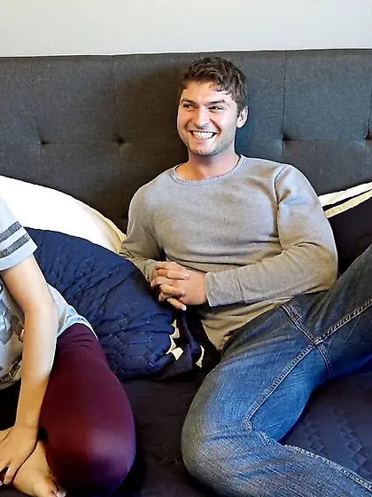 Sexy cocksucker’s well-built bf gets in deep