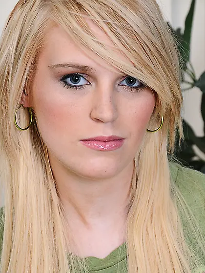 Delicious sexy blonde teen