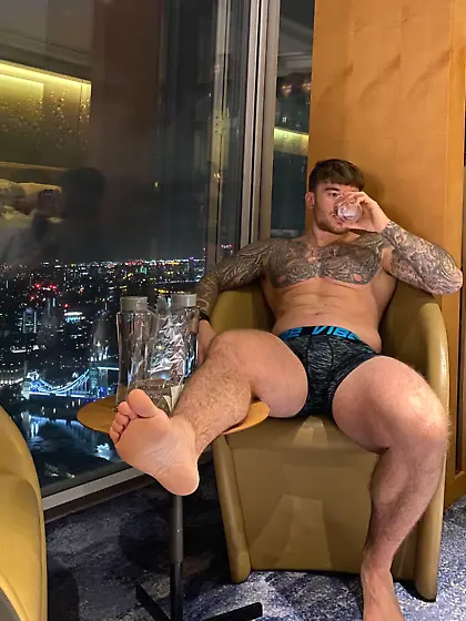 Men's Feet & Foot Doms