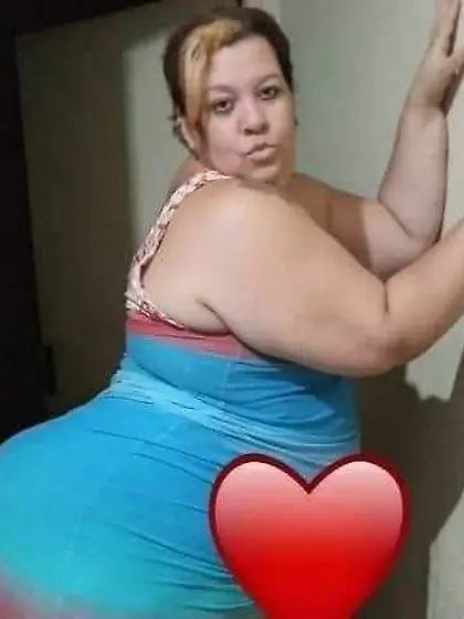 Hermosa Nalgona Latina