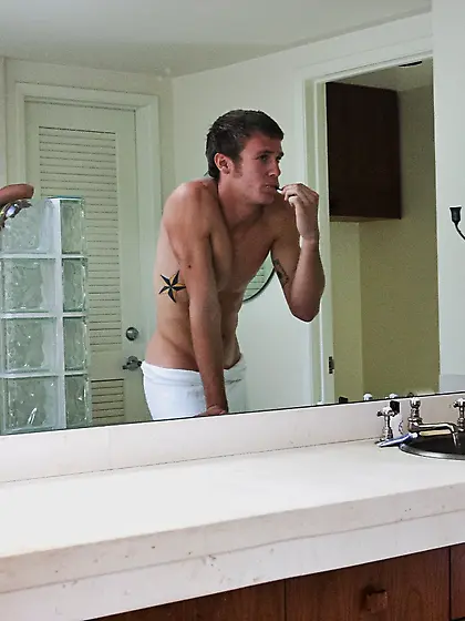 Naked slender babe joins her boyfriend in the bathroom to have g