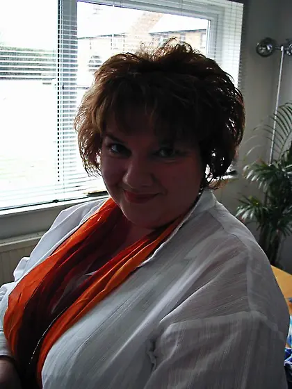 MILF Chris 44 G from United Kingdom Orange...