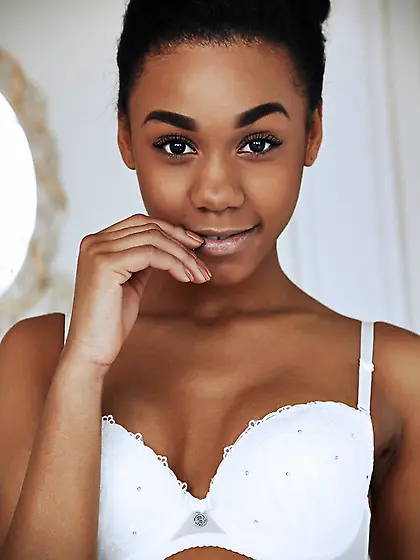 Fantastic dark-skinned trollop white