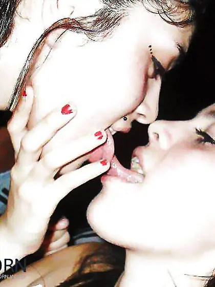 9 Wonderful Sapphic Smooches Part
