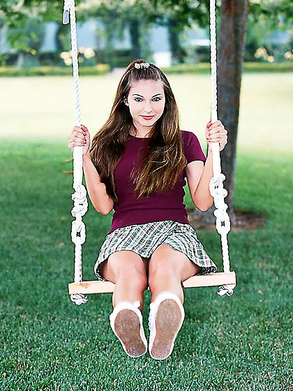 Busty teen chick Jesse Capelli strips outdoors and exposes her f