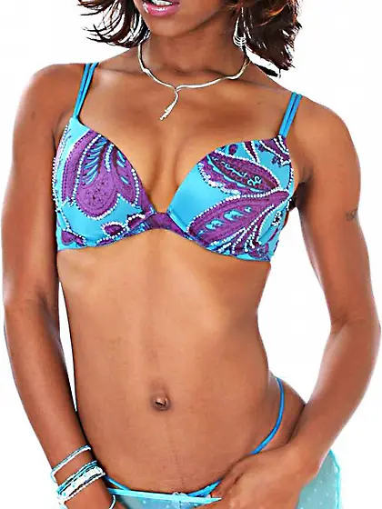 Black honey Marie Luv is showing off her curves and she is doing