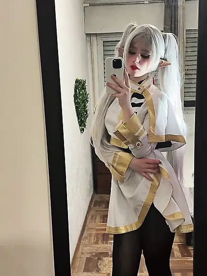 Blacked Frieren cosplay