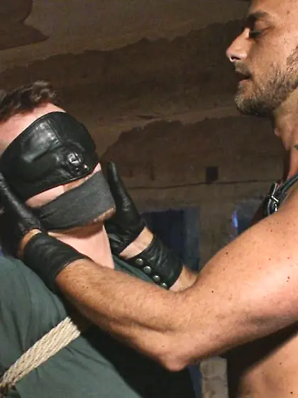 Blindfolded dude fucked creamed