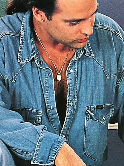 Stunning beauty can't stop sucking and fucking