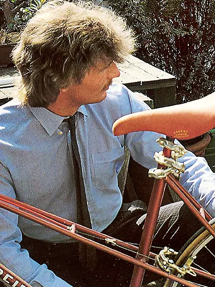 Shaved seventies lady sucks