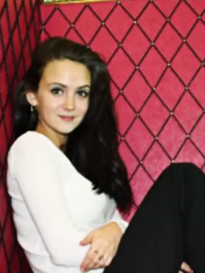 Brunette Teen Miya Zoom.