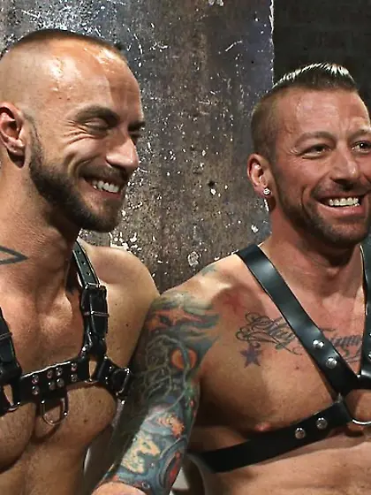 Bound suspended hunk feels