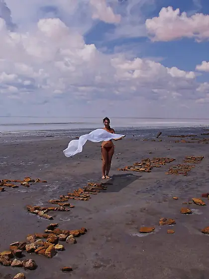 Whiter Shawl on Elton saltlake