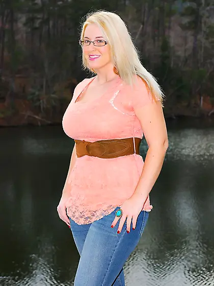 American fatty blonde amateur