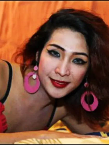 Brunette Young Shemale Mayah Dildo.