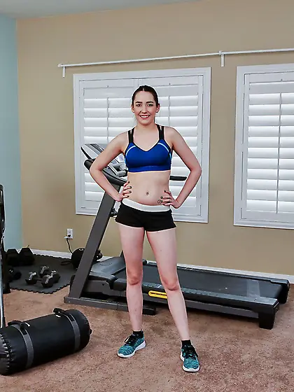 Kyra Rose exercises completely naked in the gym