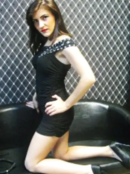 Brunette dommemarla perform roleplay