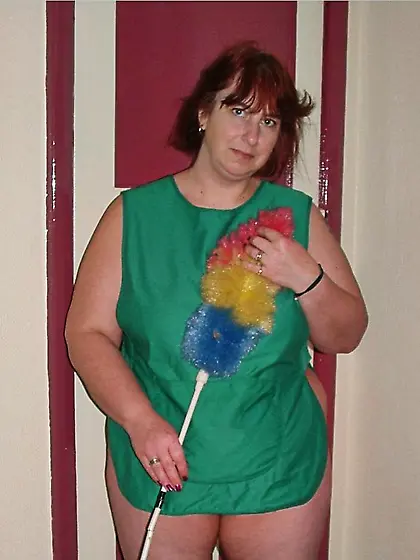 MILF Jay Sexy from United Kingdom Cleaning