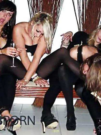 Amateurs in ebony tights