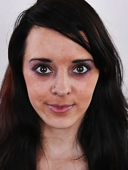 Curvy sexy chick hot