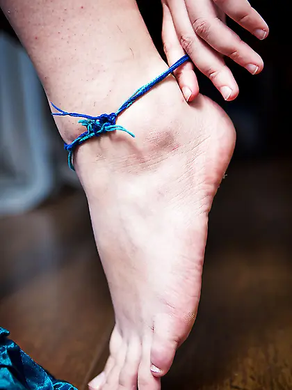 Brunette with a great smile shows how chubby she really is