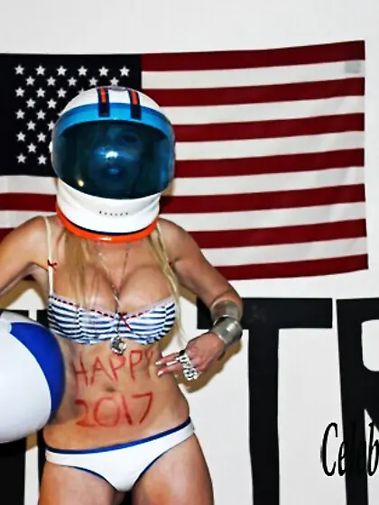 Sexy Photos of Nadeea Volianova