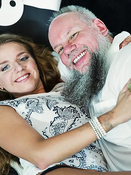 Seductive Sofi Goldfinger earns a facial for her trouble