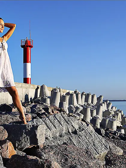 Wonderful teen chick Arina Nubiles is taking off her sexy white